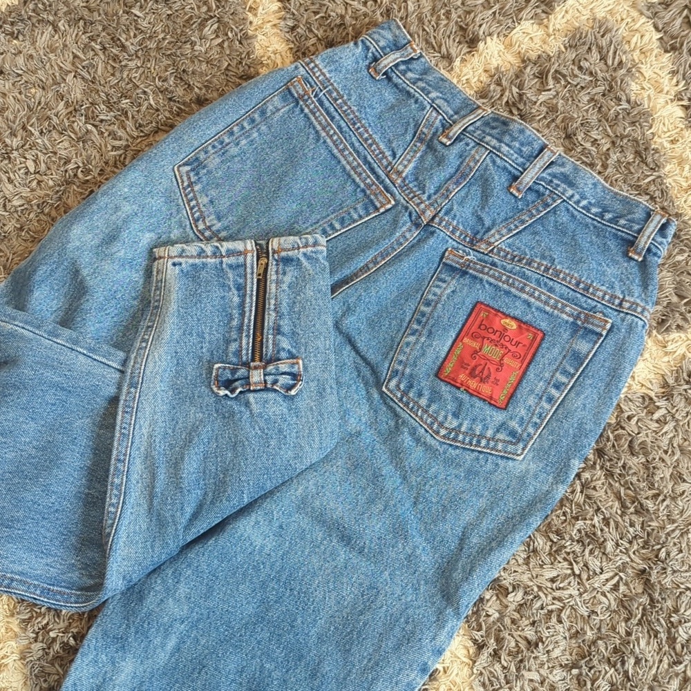Bonjour Vintage Denim High Rise Jeans With Zipper Bow Design Rear Hem Size 26"